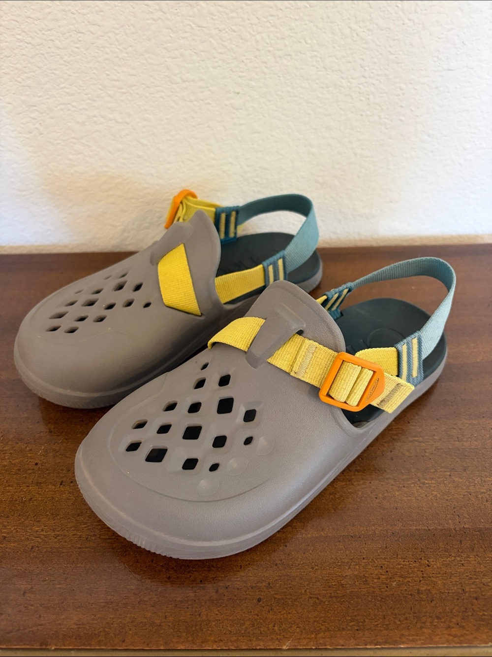 Chaco Chillos Gray Slip-On Clog with Yellow and Blue Strap 4
